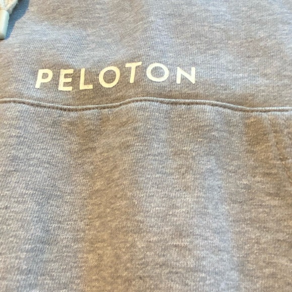 Peloton quarter zip hoodie gray.  Size Large pouch pocket reverse weave - Picture 3 of 7